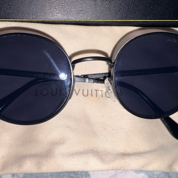 Louis Vuitton Black Round Sunglasses - Picture 14 of 15